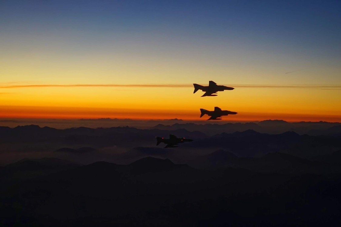 Απόλυτη κυρίαρχος στο Αιγαίο η Πολεμική Αεροπορία: «Ασπίδα» στις τουρκικές προκλήσεις – Τα Phantom ξανά πάνω από τα ακριτικά νησιά