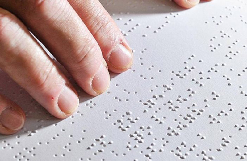 Κάθε χρόνο στις 4 Ιανουαρίου γιορτάζεται η Παγκόσμια Ημέρα Braille , γραφής των ατόμων με προβλήματα όρασης.