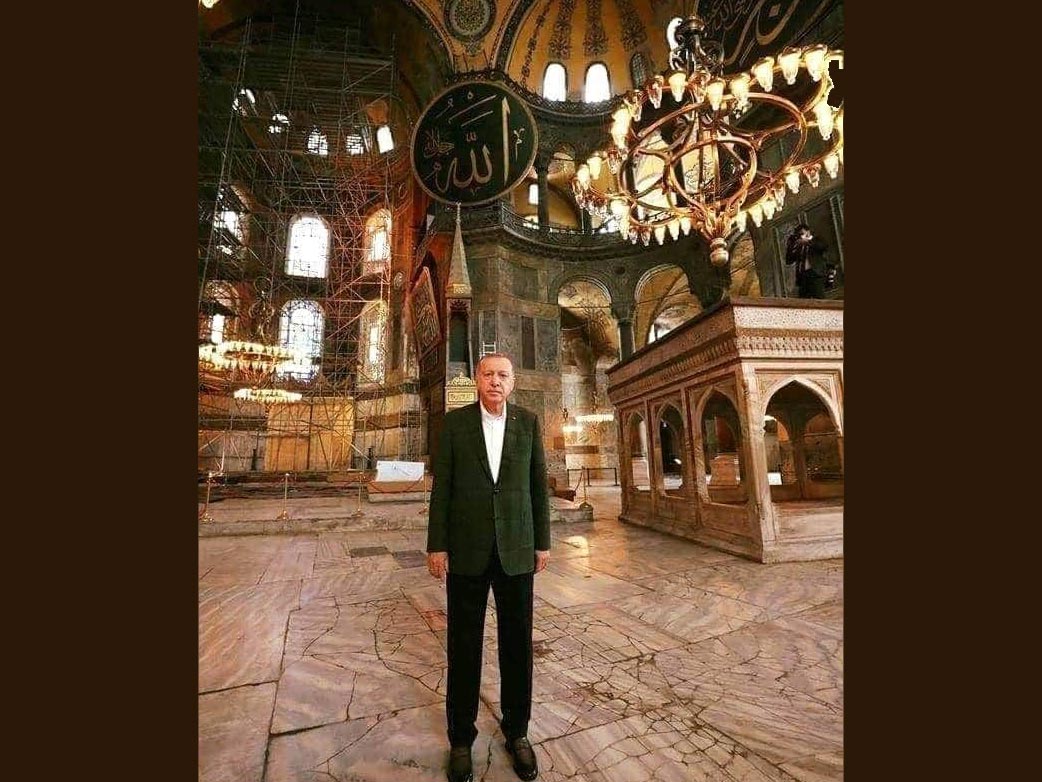 Αυτή είναι η μοίρα σου λαέ της Τουρκίας… Να προσκυνάτε τον Θεό σας μέσα στον μεγαλύτερο Ναό της Ορθοδοξίας, μέσα στην Αγιά Σοφιά…!!!