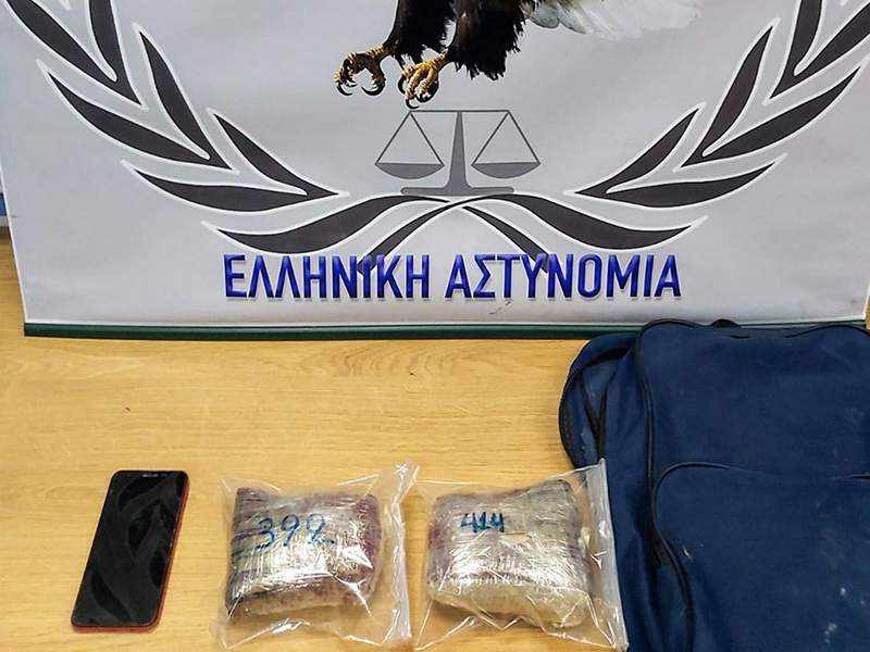 Σύλληψη τριών ημεδαπών στον Τύρναβο, για παράβαση της νομοθεσίας περί ναρκωτικών