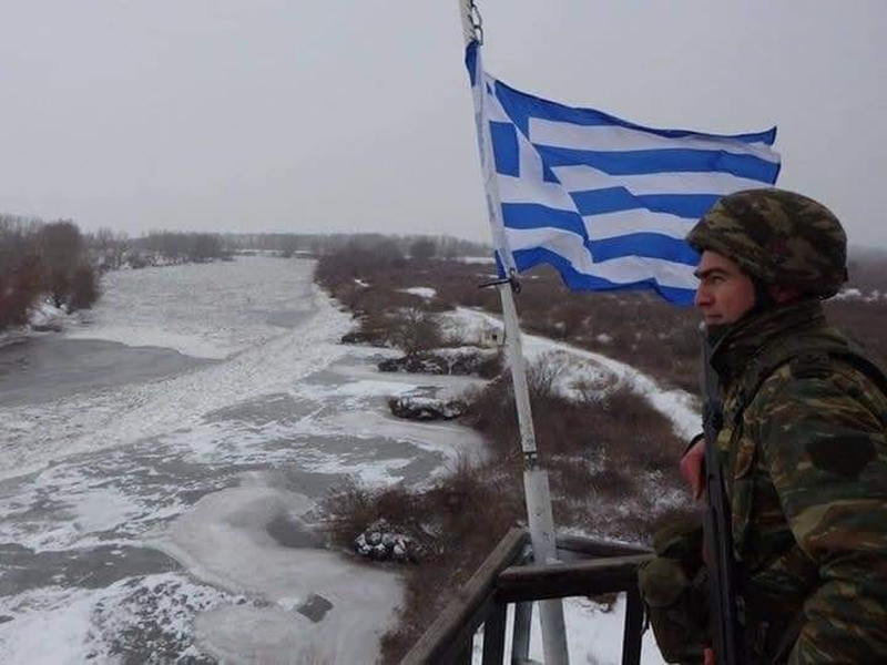 Ο άγνωστος στρατιώτης φυλάει κι αυτός σκοπιά στον παγωμένο ποταμό Έβρο
