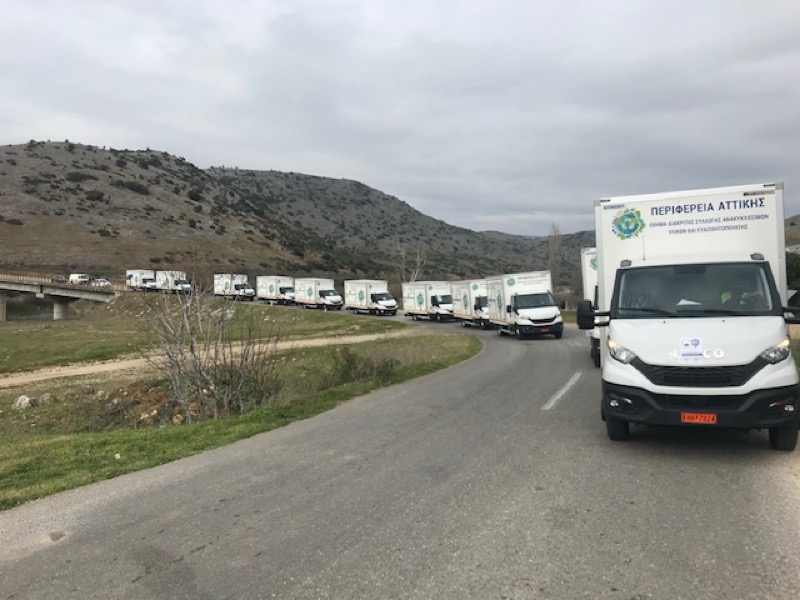 Έφτασαν  στη Θεσσαλία τα 11 φορτηγά της Περιφέρειας Αττικής  με είδη πρώτης ανάγκης  για τους σεισμόπληκτους
