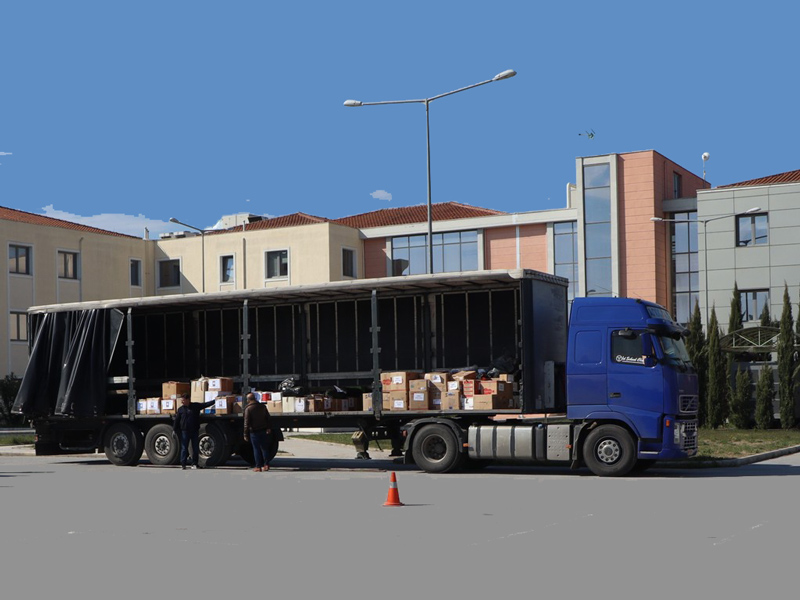 Τρόφιμα και είδη πρώτης ανάγκης για τους σεισμόπληκτους της Θεσσαλίας από τους Δήμους Προποντίδας και Πολυγύρου Χαλκιδικής