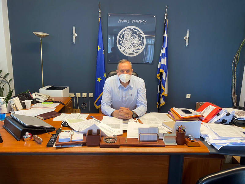 Ο Δήμαρχος Τυρνάβου κ. Γ. Κόκουρας μιλάει στο Tyrnavosotoposmas.gr για τον σεισμό που έπληξε την περιοχή μας στις 3-03-2021