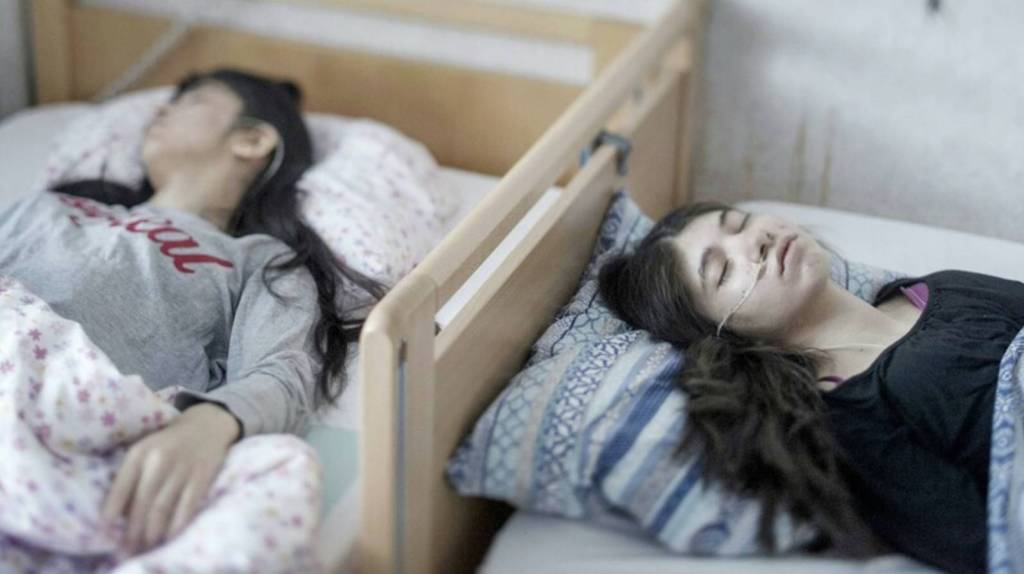 Η μεγάλη παραίτηση: Το μυστήριο με τους έφηβους πρόσφυγες στη Σουηδία που κοιμούνται ακατάπαυστα