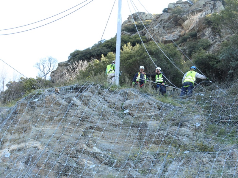 Φράχτη προστασίας από βραχοπτώσεις τοποθετεί η Περιφέρεια Θεσσαλίας  στο δρόμο Λάρισας- Σπηλιάς