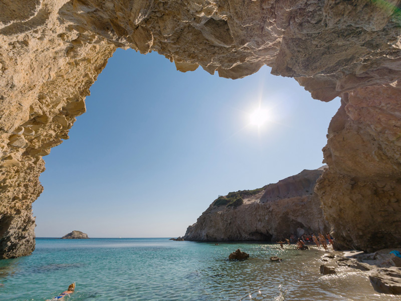 Ελληνικές παραλίες  που συνδυάζουν ομορφιά και περιπέτεια