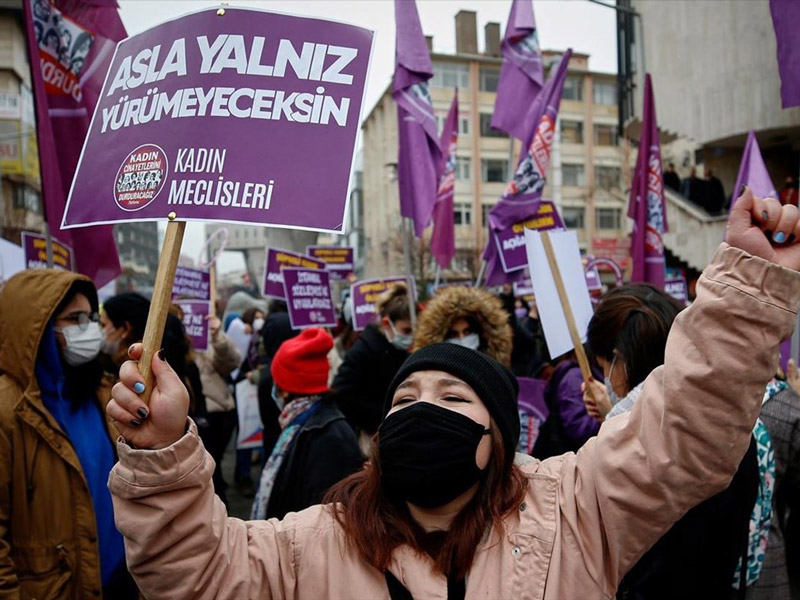 Η Τουρκία αποχώρησε από τη Σύμβαση της Κωνσταντινούπολης – «Απελευθερώνεται» η βία κατά των γυναικών
