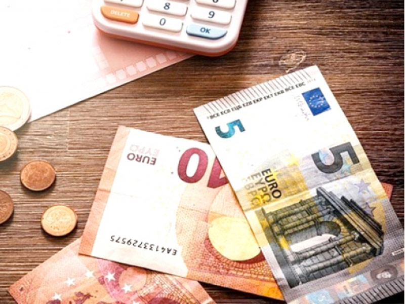 Διάθεση καινούργιων χαρτονομισμάτων 5 και 10 ευρώ από την ΤτΕ