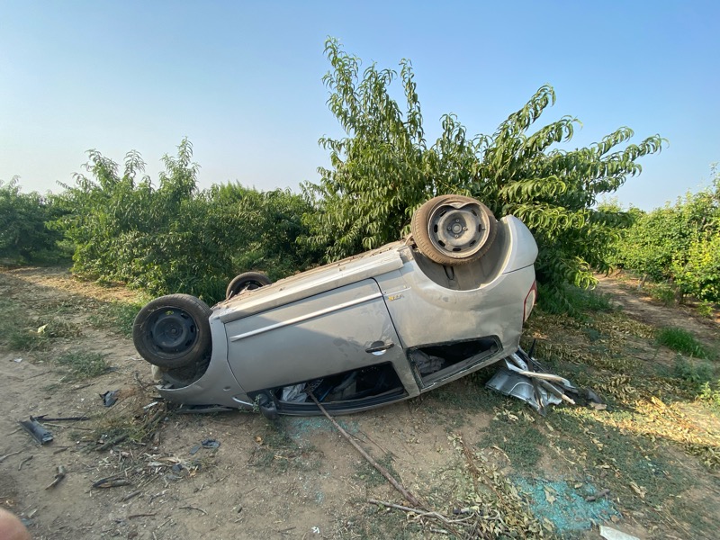 Αυτοκίνητο βρέθηκε ανάποδα εκτός δρόμου χωρίς να υπάρξει τραυματίας στο δρόμο Λάρισας-Τυρνάβου