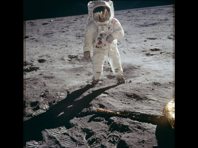 Ειδικός οπτικών εφέ αποκαλύπτει όλα όσα έβλεπε ο Buzz Aldrin στην ιστορική φωτογραφία στη Σελήνη (ΕΙΚΟΝΑ)
