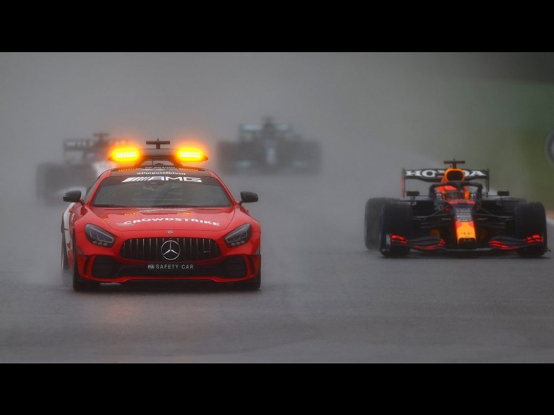 F1 Βελγίου- αγώνας με βροχή και πολύ αυτοκίνητο ασφαλείας