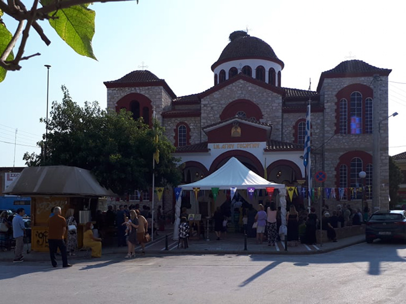 Η Κυριακάτικη Θεία λειτουργία του Ιερού Ναού Αγίου Γεωργίου Τυρνάβου