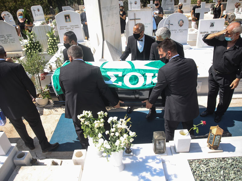 Συγγενείς και φίλοι αποχαιρέτησαν τον Άκη Τσοχατζόπουλο για τελευταία φορά