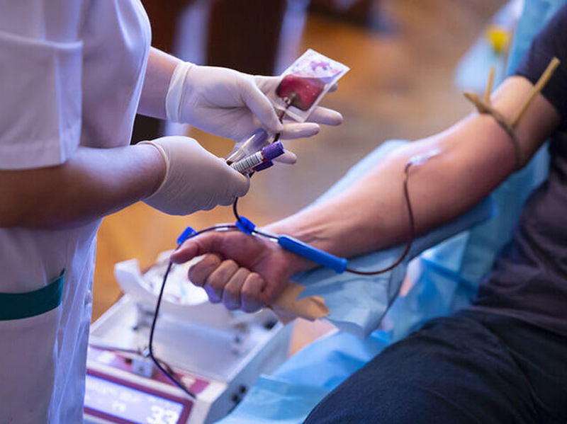 Αντιεμβολιαστές αρνούνται να λάβουν αίμα από εμβολιασμένους