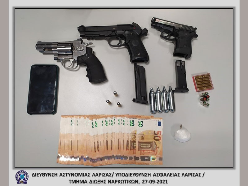 Συνελήφθη ημεδαπός στη Λάρισα, για όπλα και ναρκωτικά