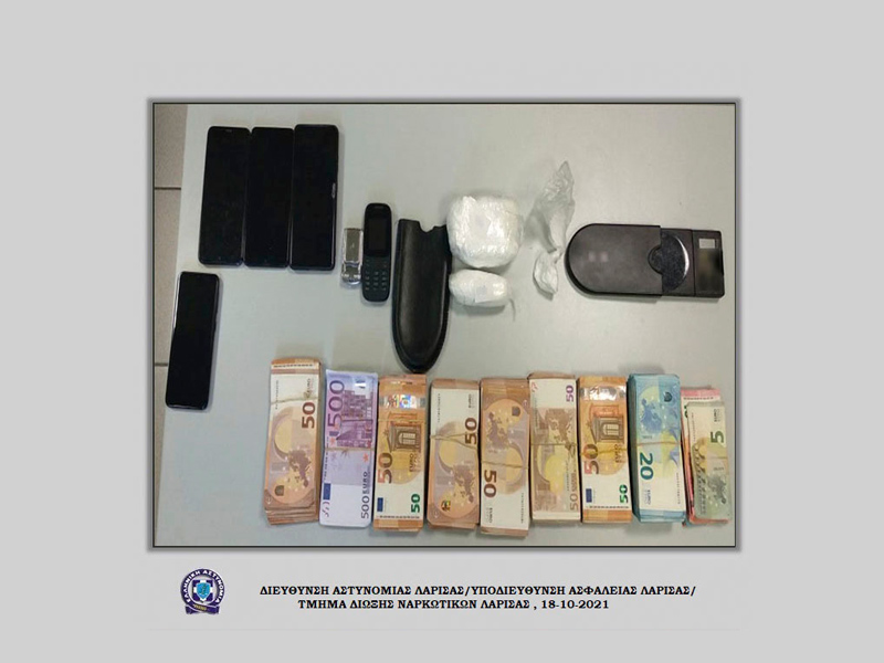 Συνελήφθησαν δύο άτομα στην Αθήνα για διακίνηση ποσοτήτων κοκαΐνης από αστυνομικούς του Τμήματος Δίωξης Ναρκωτικών Λάρισας   