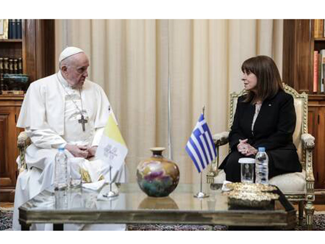 Ο Πάπας Φραγκίσκος στην Αθήνα: «Είναι τιμή μου να βρίσκομαι σε αυτή την ένδοξη πόλη.»
