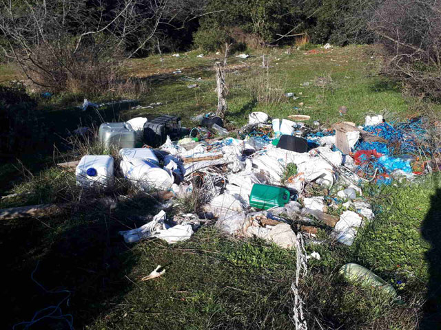 Kαταγγελία: Παράνομες χωματερές ξεφυτρώνουν παντού στο Δήμο Τυρνάβου…