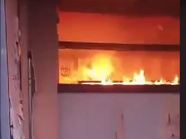 Έκτακτο: Φωτιά στο Κέντρο Τούμπα στον Τύρναβο (βίντεο)