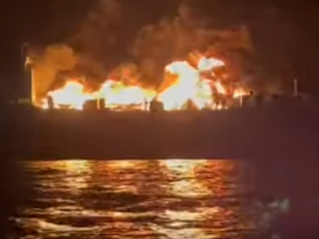 Ολονύχτιο θρίλερ για τους αγνοούμενους στην Κέρκυρα – Δραματικές στιγμές στο φλεγόμενο πλοίο