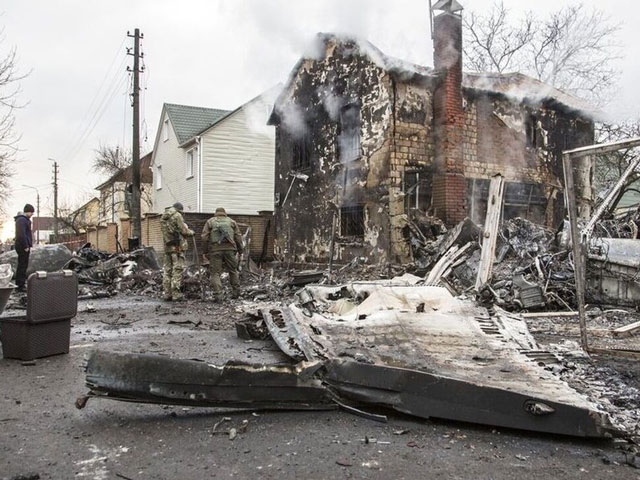 Ουκρανία: Εκρήξεις και πυροβολισμοί στο Κίεβο, σημειώνονται σφοδρές μάχες