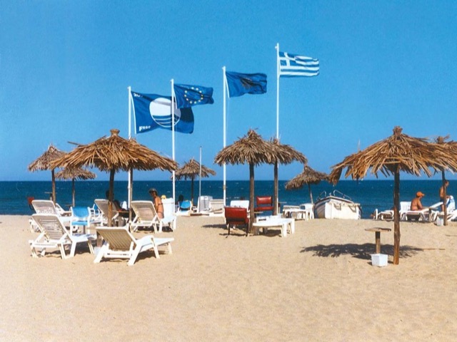 Δεύτερη χώρα στον κόσμο η Ελλάδα σε γαλάζιες σημαίες