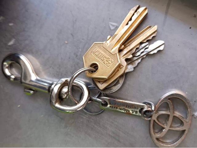 Βρέθηκαν κλειδιά στο ιχθυοπωλείο «Ιχθυόσκαλα» στην Κεντρική Πλατεία Τυρνάβου