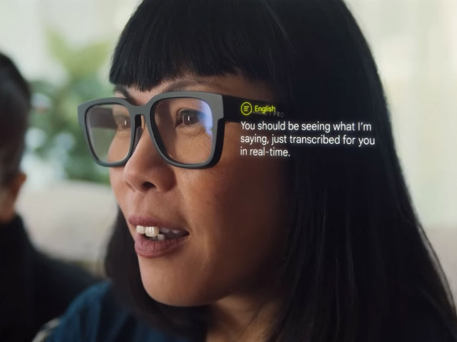 Έρχονται τα έξυπνα γυαλιά της Google που μεταφράζουν με υπότιτλους σε πραγματικό χρόνο