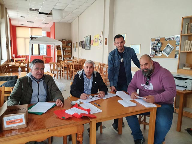 Ομαλά διεξάγεται η εκλογική διαδικασία για το ΚΙΝΑΛ – ΠΑΣΟΚ στο ΚΑΠΗ Τυρνάβου
