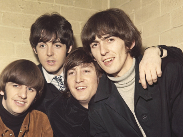 Beatles: Viral έγινε ένας μουσικός που παίζει σε 8 λεπτά 23 τραγούδια τους