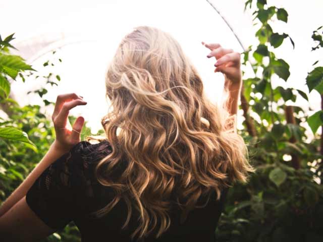 6 συμβουλές περιποίησης για βαμμένα ξανθά μαλλιά