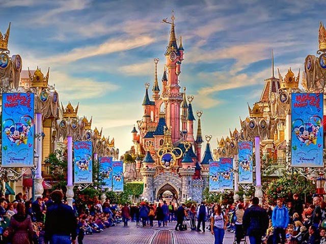 Η Disneyland προσλαμβάνει προσωπικό, πώς θα κάνετε αίτηση