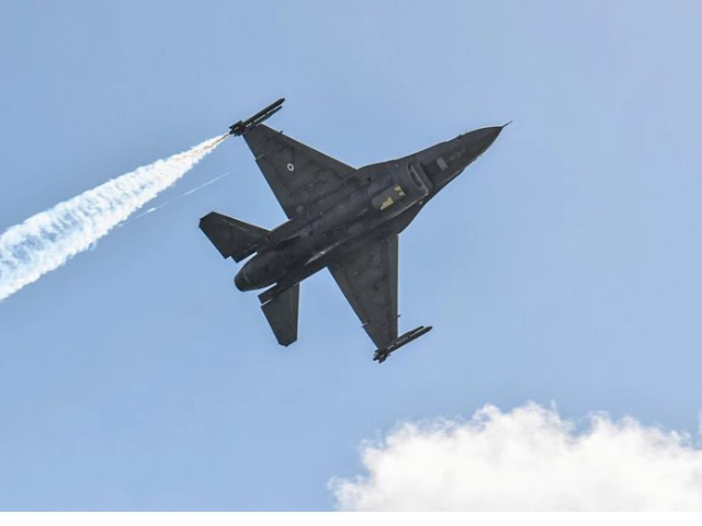 Εντυπωσιακό βίντεο και εικόνες από το air show της Πολεμικής Αεροπορίας στον Φλοίσβο