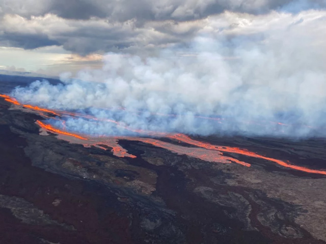 Εξερράγη το μεγαλύτερο ενεργό ηφαίστειο στον κόσμο μετά από 40 χρόνια