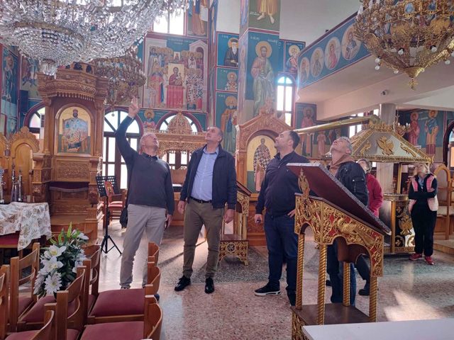 Στις πληγείσες εκκλησίες ο Δήμαρχος Τυρνάβου με το κλιμάκιο του Υπουργείου Υποδομών