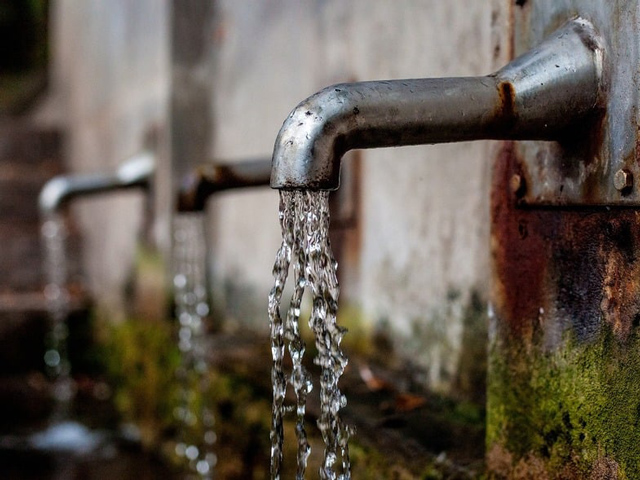 Νερό «δηλητήριο» λόγω νιτρορρύπανσης σε 15 περιοχές της χώρας και στη Θεσσαλία