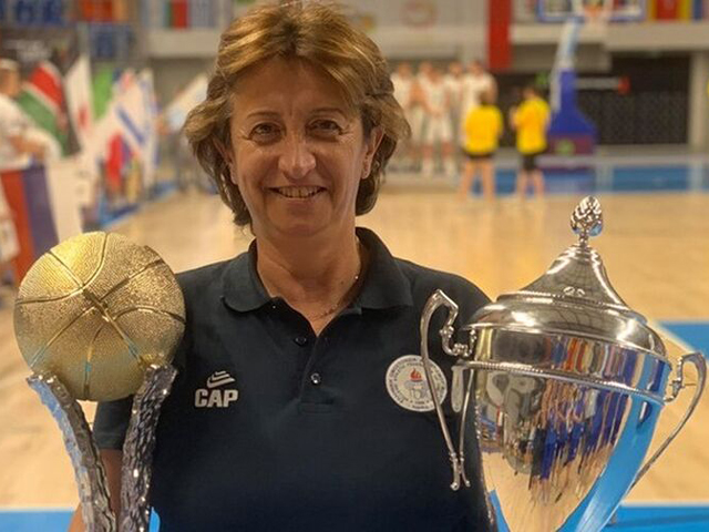 ΠΣΑΤ: Βραβεύτηκε η Εθνική Ομάδα Μπάσκετ Κωφών Γυναικών και η Λαρισαία προπονήτριά τους Αθηνά Ζέρβα
