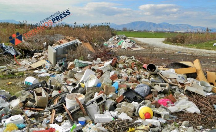 Μπάζα και σκουπίδια σε παράνομες χωματερές στη Φαλάνη
