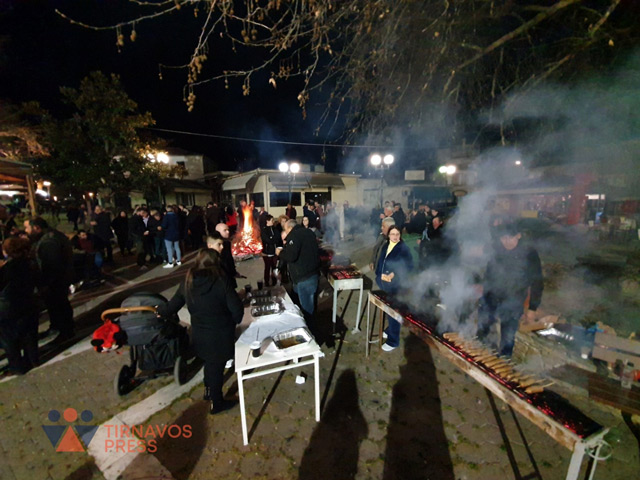 Πυροτεχνήματα, φαγητό, ποτό και χορός γύρω από τη φωτιά στο Αργυροπούλι