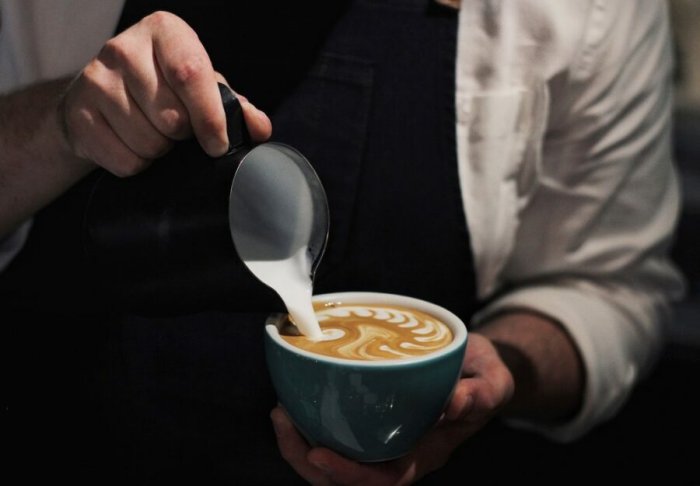 Τελικά «με» ή «χωρίς» γάλα ο καφές; – Τι λένε οι ειδικοί