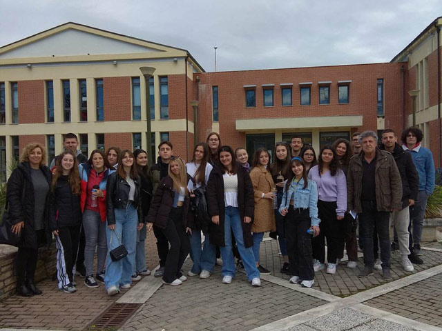 Διδακτική επίσκεψη του ΓΕΛ Τυρνάβου στο Πανεπιστήμιο Θεσσαλίας