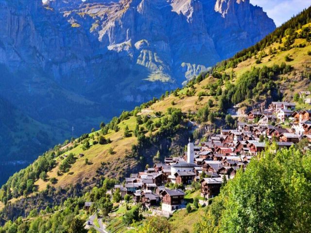 Χωριό στην Ελβετία σου δίνει 55.000 ευρώ για να μετακομίσεις