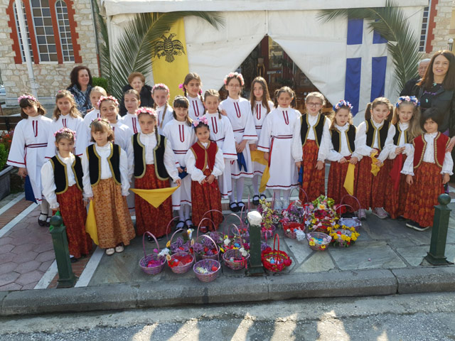 Οι Λαζαρίνες στον Άγιο Γεώργιο Τυρνάβου (βίντεο)
