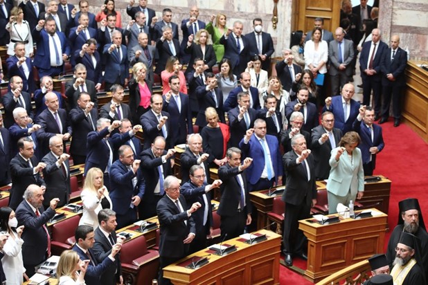 Βουλή: Ορκίστηκαν οι “300” των εκλογών της 21ης Μαΐου