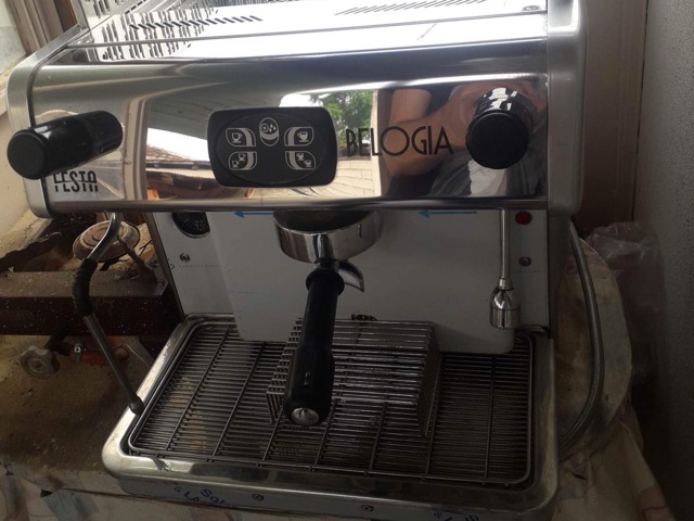 Πωλείται επαγγελματική μηχανή Espresso με μονό γκρούπ
