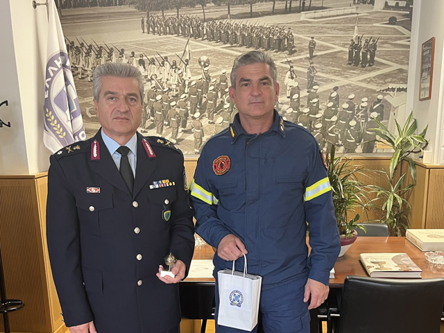 Εθιμοτυπική επίσκεψη του Διοικητή Περιφερειακής Πυροσβεστικής Διοίκησης Θεσσαλίας στη Γενική Περιφερειακή Αστυνομική Διεύθυνση Θεσσαλίας