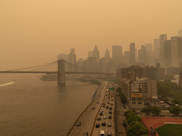 Η Νέα Υόρκη καλύφθηκε από νέφος αιθαλομίχλης από τις φωτιές στον Καναδά
