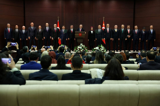 Ερντογάν: Το νέο υπουργικό συμβούλιο και η μοναδική γυναίκα στο υπουργείο Οικογένειας και Κοινωνικών Υπηρεσιών
