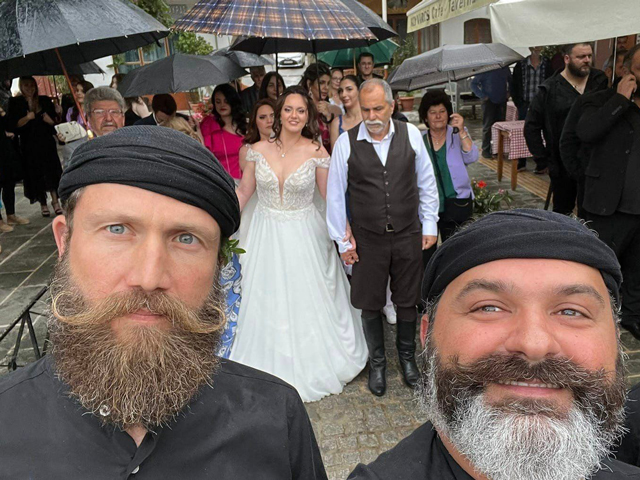Κρητικός γάμος με άρωμα Τυρνάβου στον Φρε Χανίων